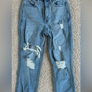 Hollister Curvy High Rise Mom Jeans